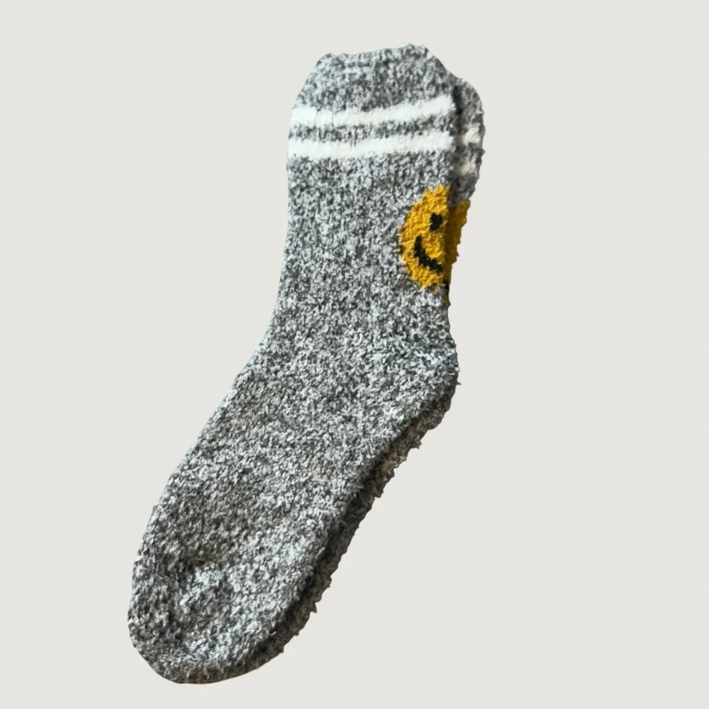 Hello Soho Crew Socks Womens 9-11 Grey Smiley Face Fuzzy Soft 1-Pack New